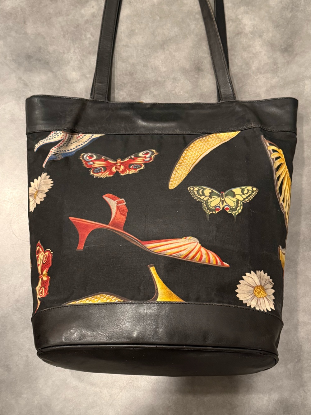 Salvatore Ferragamo Tote with Multicolor Shoe & Butterfly Print - Picture 6 of 14